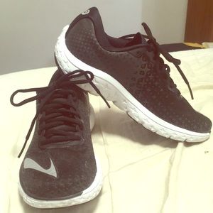 Brooks PureFlow5 size 8